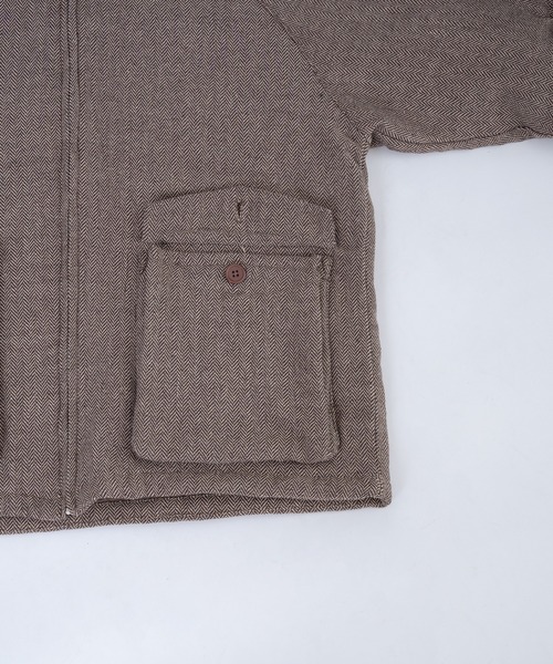 ONCILY(オンシェリー)の「STAND NECK TWEED BLOUSON / ツイード中綿スタンドブルゾン(ブルゾン・メンズ・ダークブラウン/ブラック・LARGE/MEDIUM)」の18枚目の写真