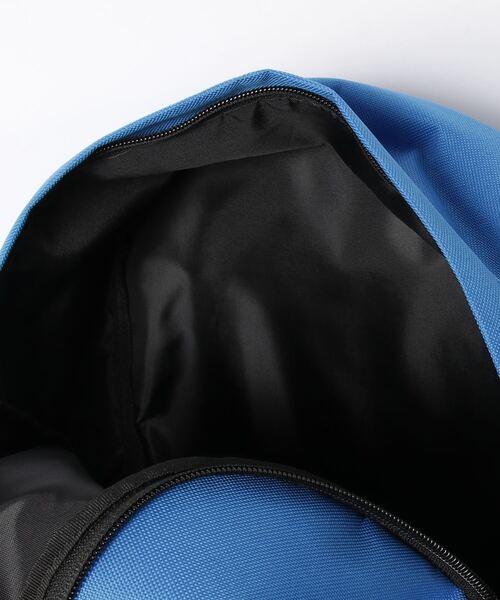 VANS(バンズ)の「VANS ヴァンズ K Emb SK8 Utility BP BAG 123H5190100 ABC-MART限定 BLUE(バックパック/リュック・キッズ・ブルー・FREE)」の2枚目の写真