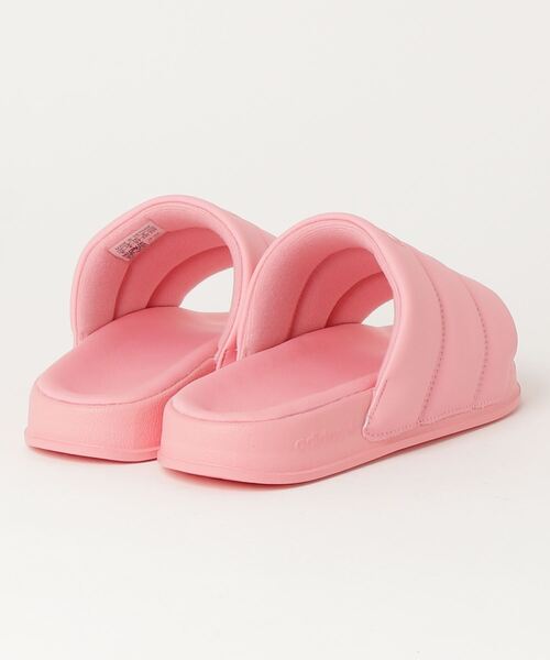 adidas（アディダス）の「アディレッタ エッセンシャル サンダル / Adilette Essential Slides / アディダスオリジナルス adidas Originals（サンダル・レディース・レッド/ピンク・25.5cm/27.5cm/23.5cm/22.5cm/28.5cm/26.5cm/24.5cm）」の18枚目の写真