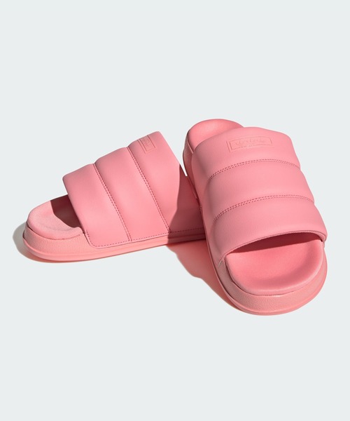 adidas（アディダス）の「アディレッタ エッセンシャル サンダル / Adilette Essential Slides / アディダスオリジナルス adidas Originals（サンダル・レディース・レッド/ピンク・25.5cm/27.5cm/23.5cm/22.5cm/28.5cm/26.5cm/24.5cm）」の13枚目の写真