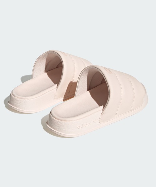 adidas（アディダス）の「アディレッタ エッセンシャル サンダル / Adilette Essential Slides / アディダスオリジナルス adidas Originals（サンダル・レディース・レッド/ピンク・25.5cm/27.5cm/23.5cm/22.5cm/28.5cm/26.5cm/24.5cm）」の15枚目の写真