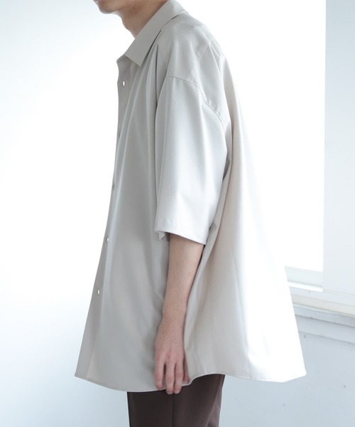 SENSE OF PLACE by URBAN RESEARCH(センスオブプレイスバイアーバンリサーチ)の「エクストラルーズシャツ(5分袖)(シャツ/ブラウス・メンズ・ベージュ/チャコールグレー/ライトベージュ/ライトブルー/ブラック・MEDIUM/LARGE)」の6枚目の写真