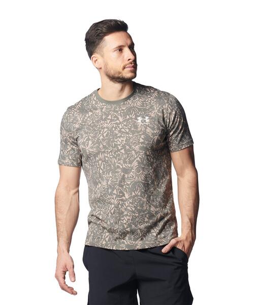 UNDER ARMOUR(アンダーアーマー)の「UAチャージドコットン ショートスリーブTシャツ 〈プリント〉(トレーニング/メンズ)(Tシャツ/カットソー・メンズ・ブラウン系・S/L/XL/M/XXL/3XL)」の1枚目の写真
