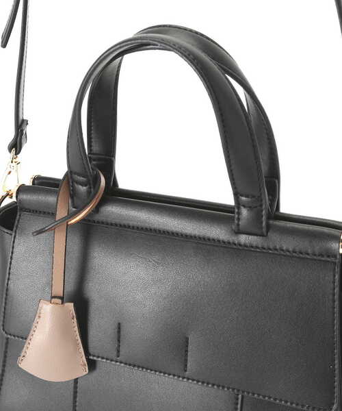 N.（N. Natural Beauty Basic）（エヌエヌナチュラルビューティーベーシック）の「◆フラップデザイン２ｗａｙショルダーバッグ（ショルダーバッグ・レディース・ブラック/グレイッシュベージュ/レモンイエロー・ﾌﾘ-）」の9枚目の写真