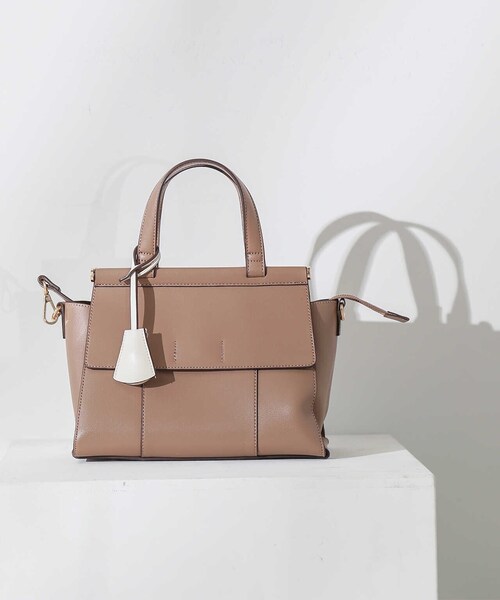 N.（N. Natural Beauty Basic）（エヌエヌナチュラルビューティーベーシック）の「◆フラップデザイン２ｗａｙショルダーバッグ（ショルダーバッグ・レディース・ブラック/グレイッシュベージュ/レモンイエロー・ﾌﾘ-）」の14枚目の写真