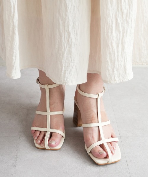 DISCOAT（ディスコート）の「センターストラップスタックヒールサンダル（サンダル・レディース・ブラック/シルバー/アイボリー・MEDIUM/LARGE）」の10枚目の写真