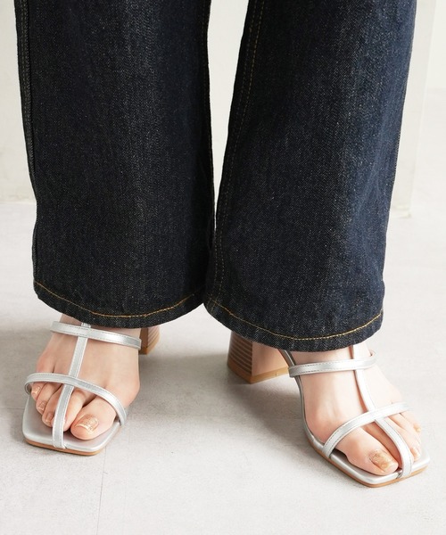 DISCOAT（ディスコート）の「センターストラップスタックヒールサンダル（サンダル・レディース・ブラック/シルバー/アイボリー・MEDIUM/LARGE）」の15枚目の写真