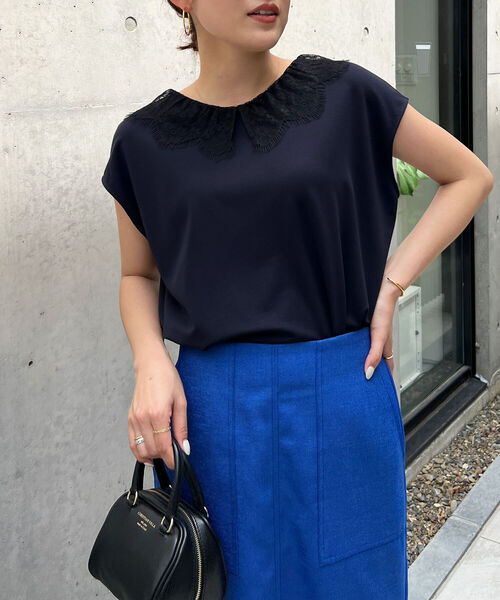 NOLLEY’S(ノーリーズ)の「ストレッチポンチレース衿フレンチTシャツ(Tシャツ/カットソー・レディース・オフホワイト/ブラック/ネイビー・FREE)」の1枚目の写真