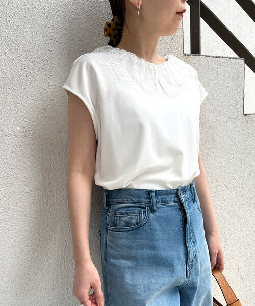 NOLLEY’S(ノーリーズ)の「ストレッチポンチレース衿フレンチTシャツ(Tシャツ/カットソー・レディース・オフホワイト/ブラック/ネイビー・FREE)」の2枚目の写真