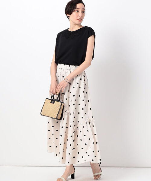 NOLLEY’S(ノーリーズ)の「ストレッチポンチレース衿フレンチTシャツ(Tシャツ/カットソー・レディース・オフホワイト/ブラック/ネイビー・FREE)」の4枚目の写真