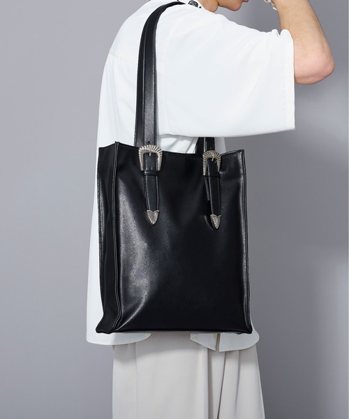 Ellno Loset（エルノロゼット）の「バックルベルトトートバッグ（トートバッグ・メンズ・ブラック・FREE）」の3枚目の写真