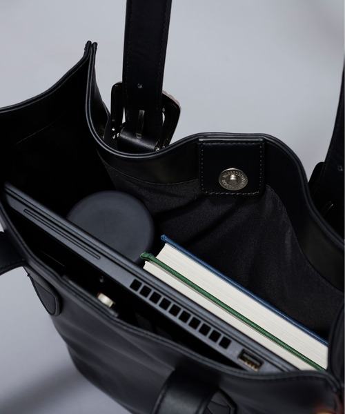 Ellno Loset（エルノロゼット）の「バックルベルトトートバッグ（トートバッグ・メンズ・ブラック・FREE）」の5枚目の写真