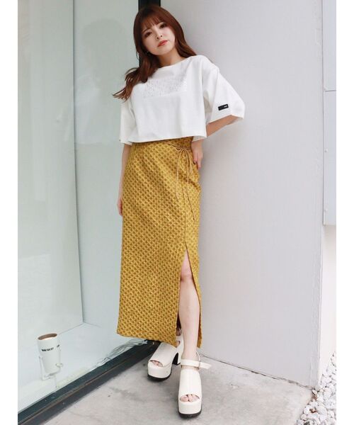 MURUA(ムルーア)の「モノグラムTシャツ(Tシャツ/カットソー・レディース・ホワイト/ブラック・FREE)」の3枚目の写真