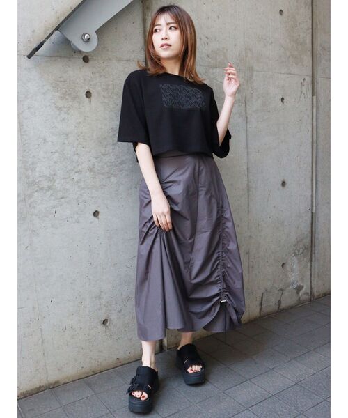 MURUA(ムルーア)の「モノグラムTシャツ(Tシャツ/カットソー・レディース・ホワイト/ブラック・FREE)」の4枚目の写真