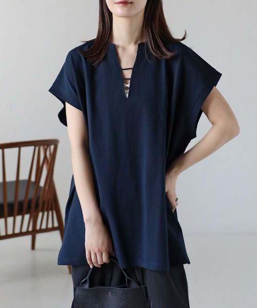 sakishimatokyo(サキシマトーキョー)の「キーネックノースリトップス(Tシャツ/カットソー・レディース・オフホワイト/グレイッシュベージュ/ネイビー・FREE)」の1枚目の写真