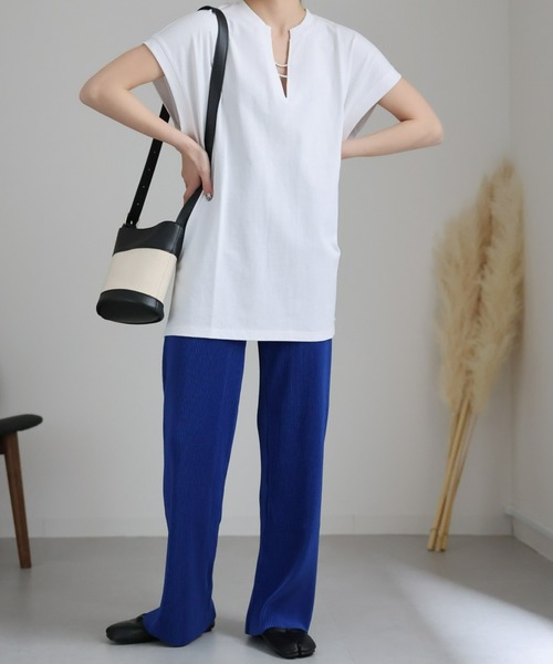 sakishimatokyo(サキシマトーキョー)の「キーネックノースリトップス(Tシャツ/カットソー・レディース・オフホワイト/グレイッシュベージュ/ネイビー・FREE)」の10枚目の写真