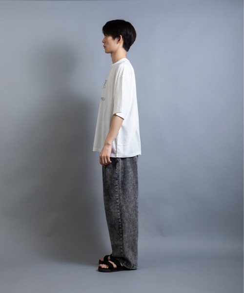 En serio TOKYO（エンソリオトーキョー）の「レタリングドミノ　ビッグシルエット TEE（Tシャツ/カットソー・メンズ・ブラック/ホワイト・L/M）」の13枚目の写真