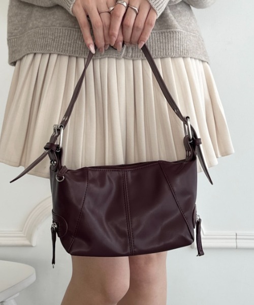 wears（ウェアーズ）の「PUベルトデザインハンドバッグ（ショルダーバッグ・レディース・アイボリー/ブラック/ホワイト/レッド/グレー・FREE）」の5枚目の写真