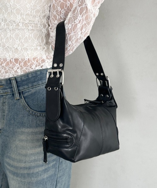 wears（ウェアーズ）の「PUベルトデザインハンドバッグ（ショルダーバッグ・レディース・アイボリー/ブラック/ホワイト/レッド/グレー・FREE）」の15枚目の写真