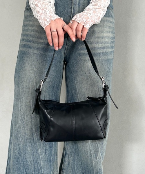 wears（ウェアーズ）の「PUベルトデザインハンドバッグ（ショルダーバッグ・レディース・アイボリー/ブラック/ホワイト/レッド/グレー・FREE）」の17枚目の写真