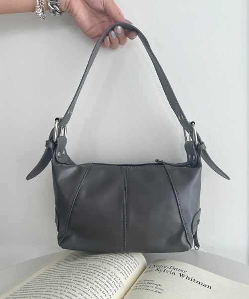 wears（ウェアーズ）の「PUベルトデザインハンドバッグ（ショルダーバッグ・レディース・アイボリー/ブラック/ホワイト/レッド/グレー・FREE）」の19枚目の写真