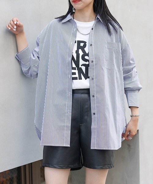 COLONY 2139（コロニートゥーワンスリーナイン）の「先染めストライプオーバーロングシャツ（シャツ/ブラウス・レディース・グレイッシュベージュ/チャコールグレー・FREE）」の2枚目の写真