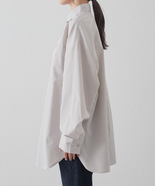 COLONY 2139（コロニートゥーワンスリーナイン）の「先染めストライプオーバーロングシャツ（シャツ/ブラウス・レディース・グレイッシュベージュ/チャコールグレー・FREE）」の21枚目の写真