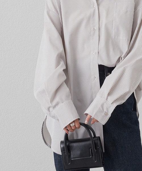 COLONY 2139（コロニートゥーワンスリーナイン）の「先染めストライプオーバーロングシャツ（シャツ/ブラウス・レディース・グレイッシュベージュ/チャコールグレー・FREE）」の13枚目の写真