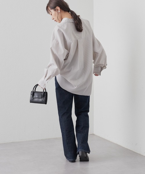 COLONY 2139（コロニートゥーワンスリーナイン）の「先染めストライプオーバーロングシャツ（シャツ/ブラウス・レディース・グレイッシュベージュ/チャコールグレー・FREE）」の19枚目の写真