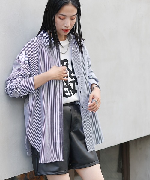 COLONY 2139（コロニートゥーワンスリーナイン）の「先染めストライプオーバーロングシャツ（シャツ/ブラウス・レディース・グレイッシュベージュ/チャコールグレー・FREE）」の4枚目の写真