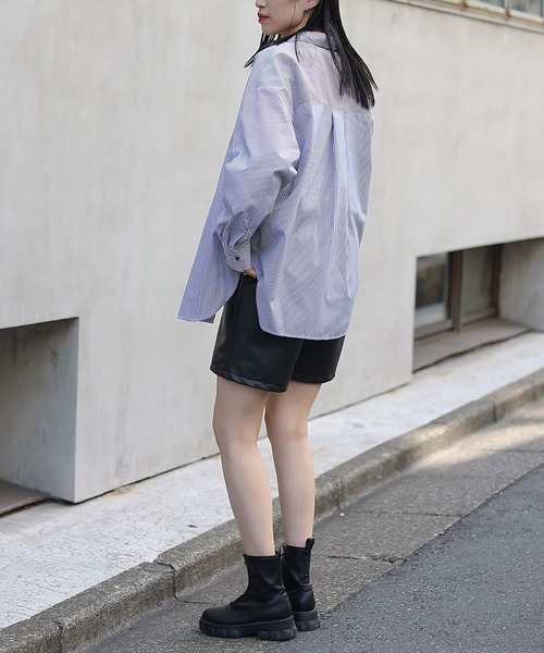 COLONY 2139（コロニートゥーワンスリーナイン）の「先染めストライプオーバーロングシャツ（シャツ/ブラウス・レディース・グレイッシュベージュ/チャコールグレー・FREE）」の5枚目の写真