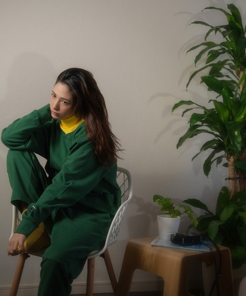 POLeR（ポーラー）の「POLER x Kinetics RAGLAN CREW（ポーラー×キネティクス ラグラン クルー）（スウェット・メンズ・ブラック/ネイビー/グリーン・X-LARGE/MEDIUM/LARGE）」の22枚目の写真