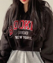 BROOKLYN刺しゅうロゴショート丈パーカー