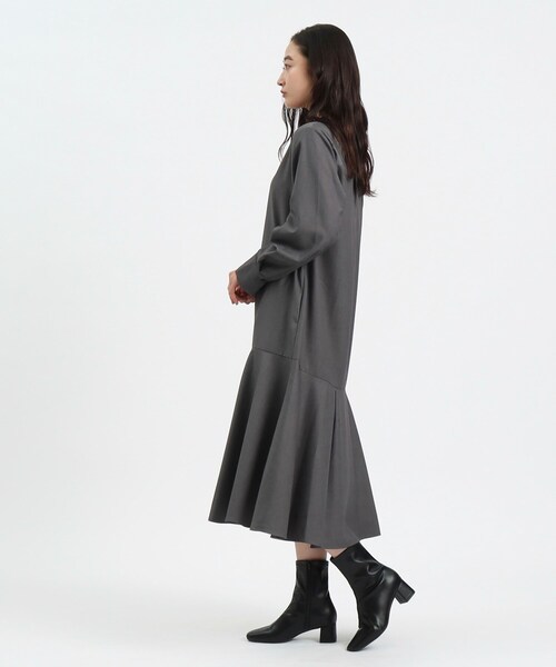 OPAQUE.CLIP（オペークドットクリップ）の「◆裾切り替えフレア　シャツワンピース【洗濯機洗い可／イージーケア】（ワンピース・レディース・ブルー/サンドベージュ/ダークグレー・40/38）」の5枚目の写真