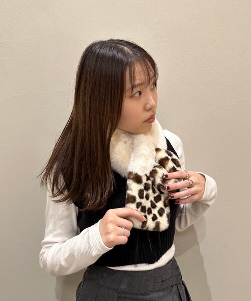 Ober Tashe(オーバータッシェ)の「レオパードティペット(ストール/ショール・レディース・アイボリー/ブラック/ベージュ/ホワイト・FREE)」の8枚目の写真