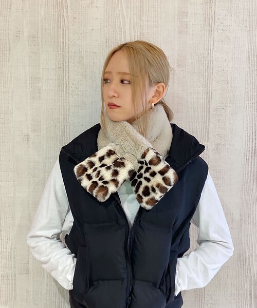 Ober Tashe(オーバータッシェ)の「レオパードティペット(ストール/ショール・レディース・アイボリー/ブラック/ベージュ/ホワイト・FREE)」の4枚目の写真