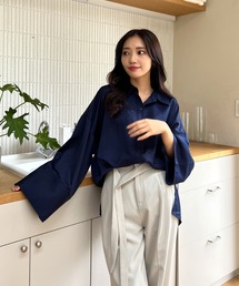 フレアスリーブマットサテンシャツ