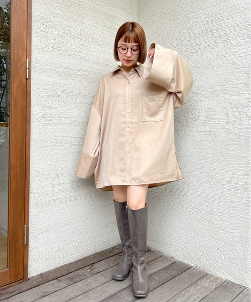 Olu.(オルドット)の「フレアスリーブマットサテンシャツ(シャツ/ブラウス・レディース・ベビーピンク/シャンパン/ネイビー・FREE)」の13枚目の写真
