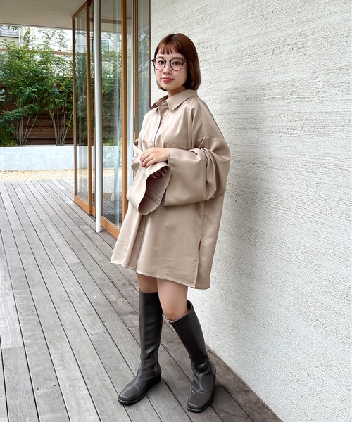 Olu.(オルドット)の「フレアスリーブマットサテンシャツ(シャツ/ブラウス・レディース・ベビーピンク/シャンパン/ネイビー・FREE)」の15枚目の写真
