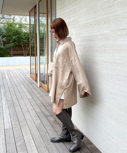Olu.(オルドット)の「フレアスリーブマットサテンシャツ(シャツ/ブラウス・レディース・ベビーピンク/シャンパン/ネイビー・FREE)」の16枚目の写真