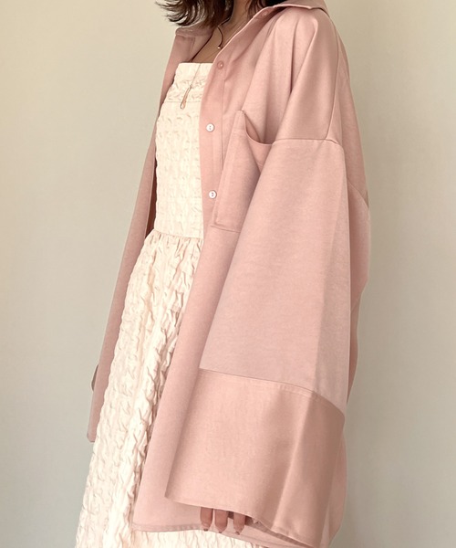 Olu.(オルドット)の「フレアスリーブマットサテンシャツ(シャツ/ブラウス・レディース・ベビーピンク/シャンパン/ネイビー・FREE)」の20枚目の写真