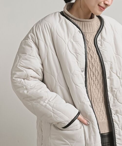 rps（アールピーエス）の「ボア×キルトリバーシブルジャケット（ノーカラージャケット・レディース・ベージュ/アイボリー/チャコールグレー・フリー）」の13枚目の写真