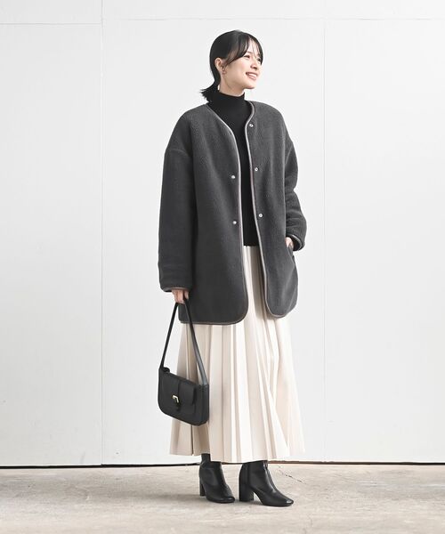 rps（アールピーエス）の「ボア×キルトリバーシブルジャケット（ノーカラージャケット・レディース・ベージュ/アイボリー/チャコールグレー・フリー）」の15枚目の写真