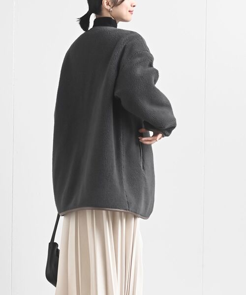 rps（アールピーエス）の「ボア×キルトリバーシブルジャケット（ノーカラージャケット・レディース・ベージュ/アイボリー/チャコールグレー・フリー）」の16枚目の写真