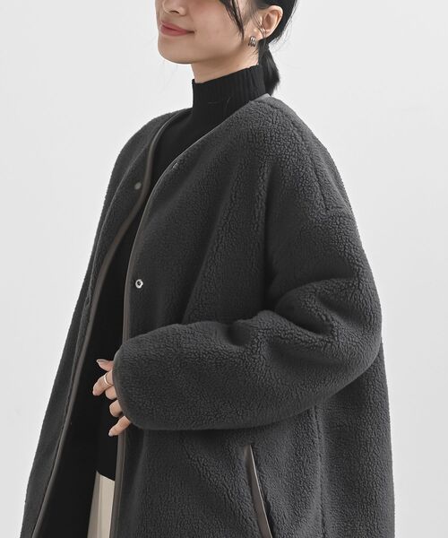 rps（アールピーエス）の「ボア×キルトリバーシブルジャケット（ノーカラージャケット・レディース・ベージュ/アイボリー/チャコールグレー・フリー）」の19枚目の写真