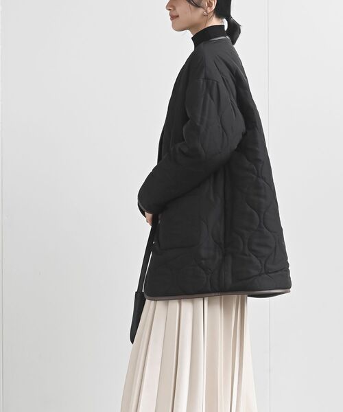 rps（アールピーエス）の「ボア×キルトリバーシブルジャケット（ノーカラージャケット・レディース・ベージュ/アイボリー/チャコールグレー・フリー）」の22枚目の写真