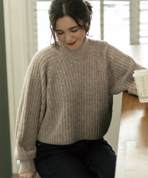 OPAQUE.CLIP（オペークドットクリップ）の「◆≪5color≫ ワイドリブハイネックニット/ボリューム袖【洗濯機洗い可】（ニット/セーター・レディース・グリーン系5/オレンジ/ナチュラル/ダークグレー/オフホワイト・40/38/42/36）」の21枚目の写真