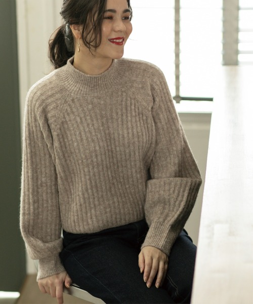 OPAQUE.CLIP（オペークドットクリップ）の「◆≪5color≫ ワイドリブハイネックニット/ボリューム袖【洗濯機洗い可】（ニット/セーター・レディース・グリーン系5/オレンジ/ナチュラル/ダークグレー/オフホワイト・40/38/42/36）」の22枚目の写真