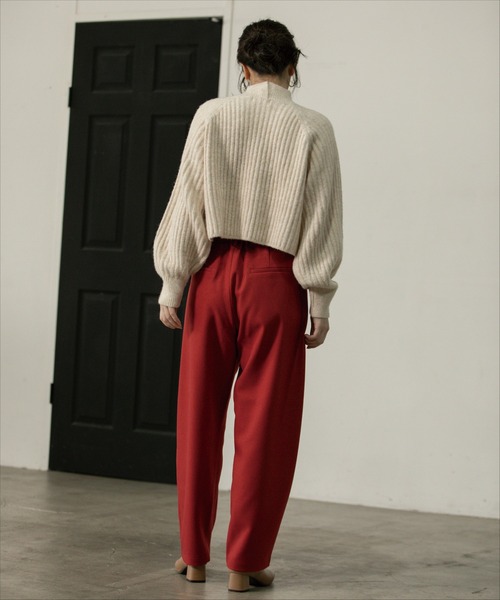 OPAQUE.CLIP（オペークドットクリップ）の「◆≪5color≫ ワイドリブハイネックニット/ボリューム袖【洗濯機洗い可】（ニット/セーター・レディース・グリーン系5/オレンジ/ナチュラル/ダークグレー/オフホワイト・40/38/42/36）」の6枚目の写真