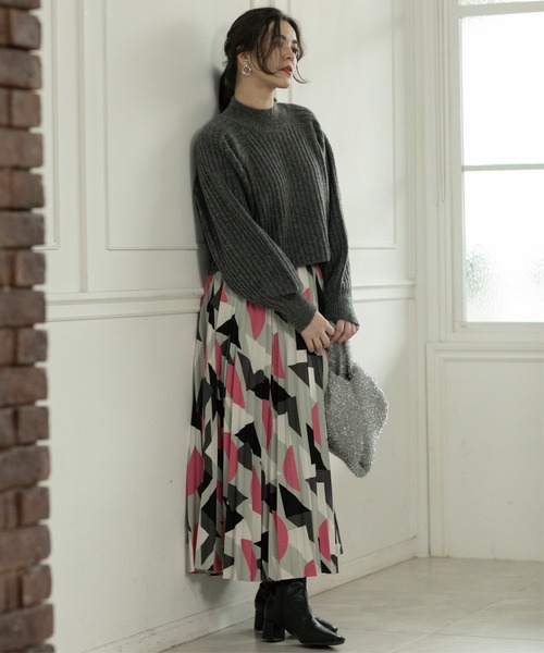 OPAQUE.CLIP（オペークドットクリップ）の「◆≪5color≫ ワイドリブハイネックニット/ボリューム袖【洗濯機洗い可】（ニット/セーター・レディース・グリーン系5/オレンジ/ナチュラル/ダークグレー/オフホワイト・40/38/42/36）」の19枚目の写真